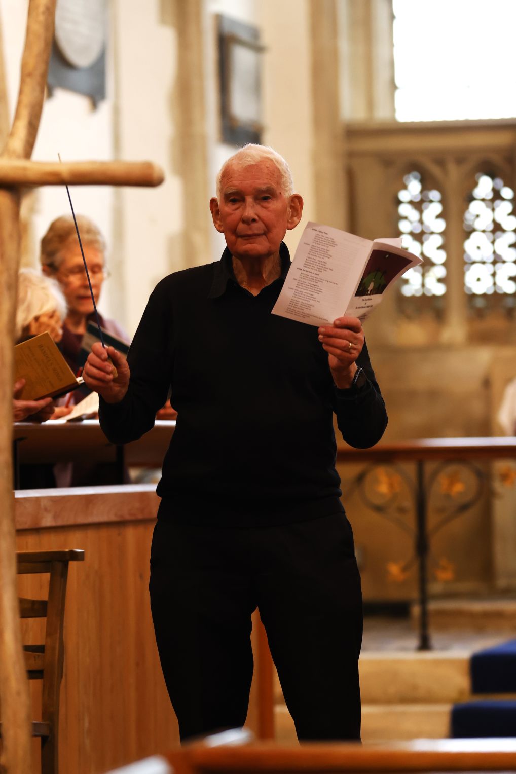 Colin conducting the hymn